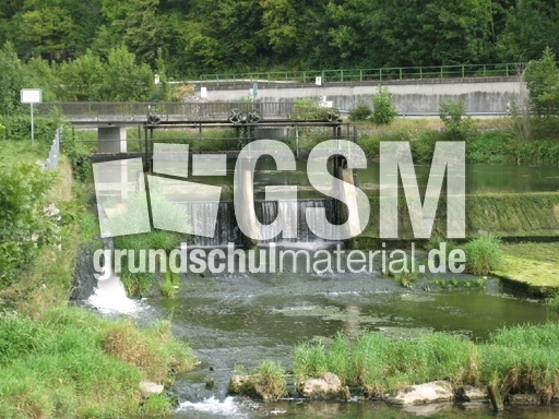 Flussstaustufe Donau.jpg